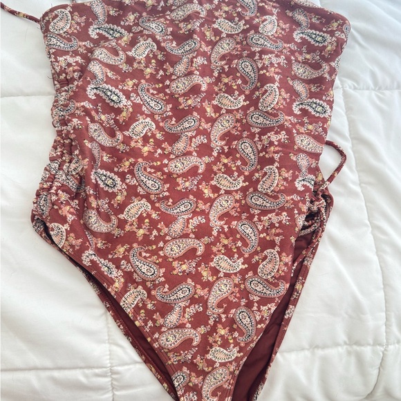 Boutine LA Paisley One Piece - Picture 1 of 2